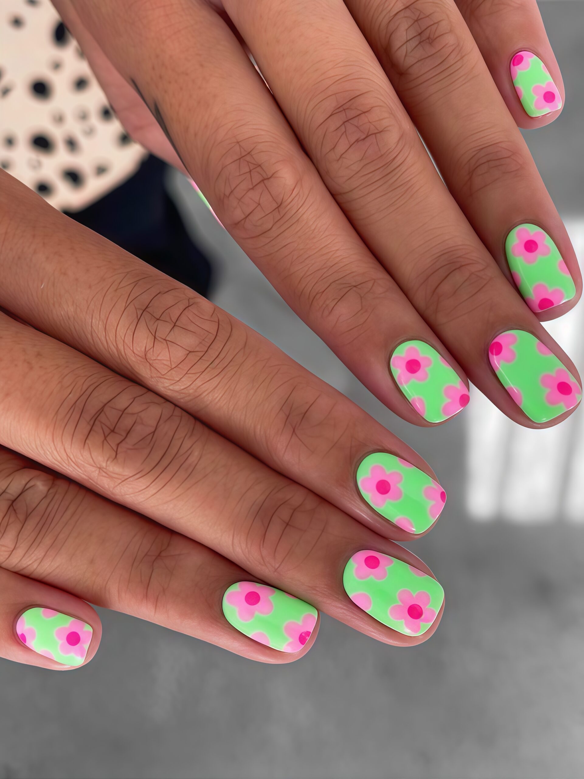 Reseda Daisy · Finger Nail - Image 2