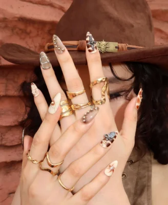 DuneGlimmer-ErsaNailsPressOnNails_01_2048x2048