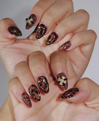 GildedAmber-ErsaNailsPressOnNails_4_2048x2048