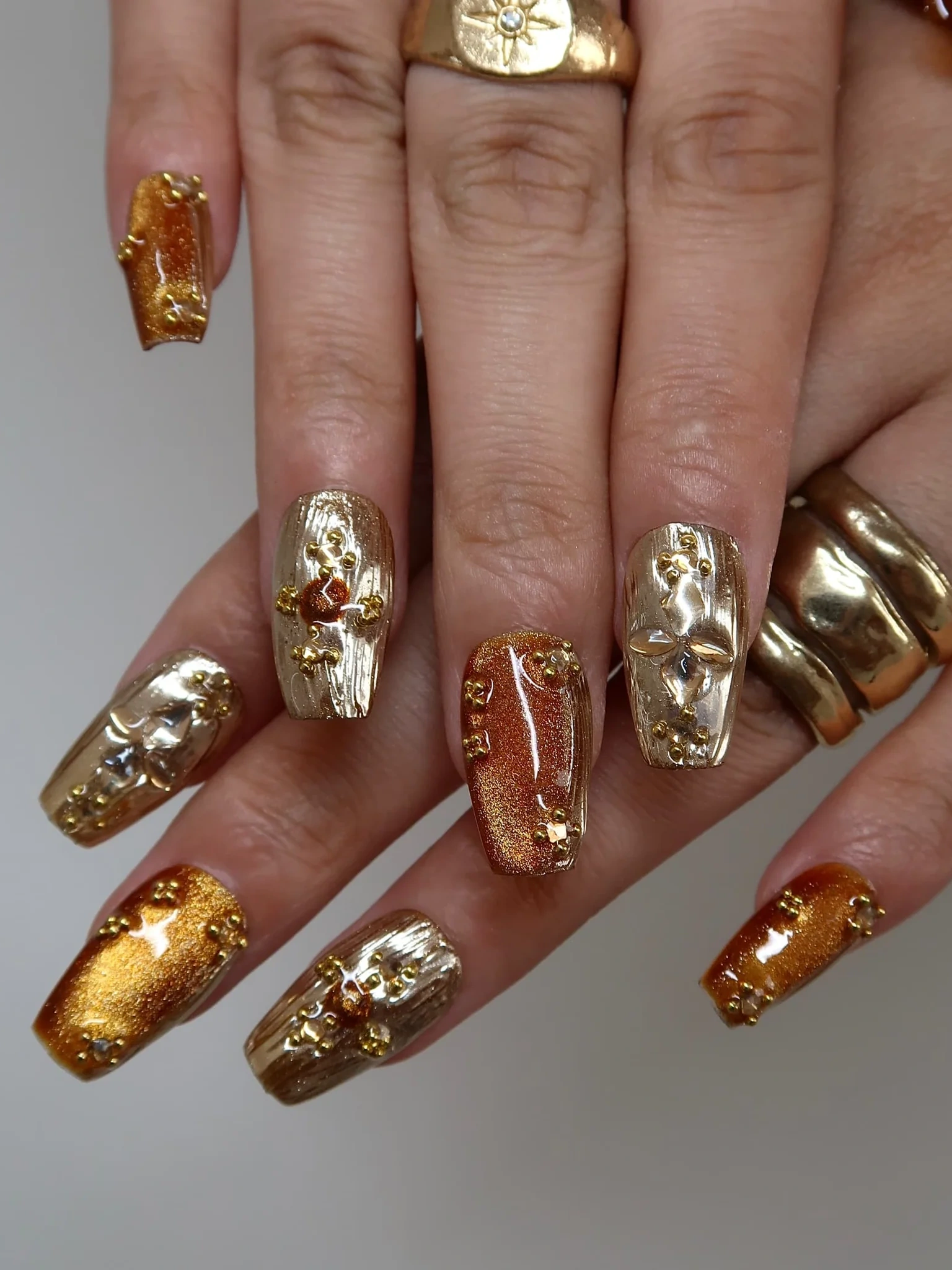 Glistening · Finger Nail - Image 4