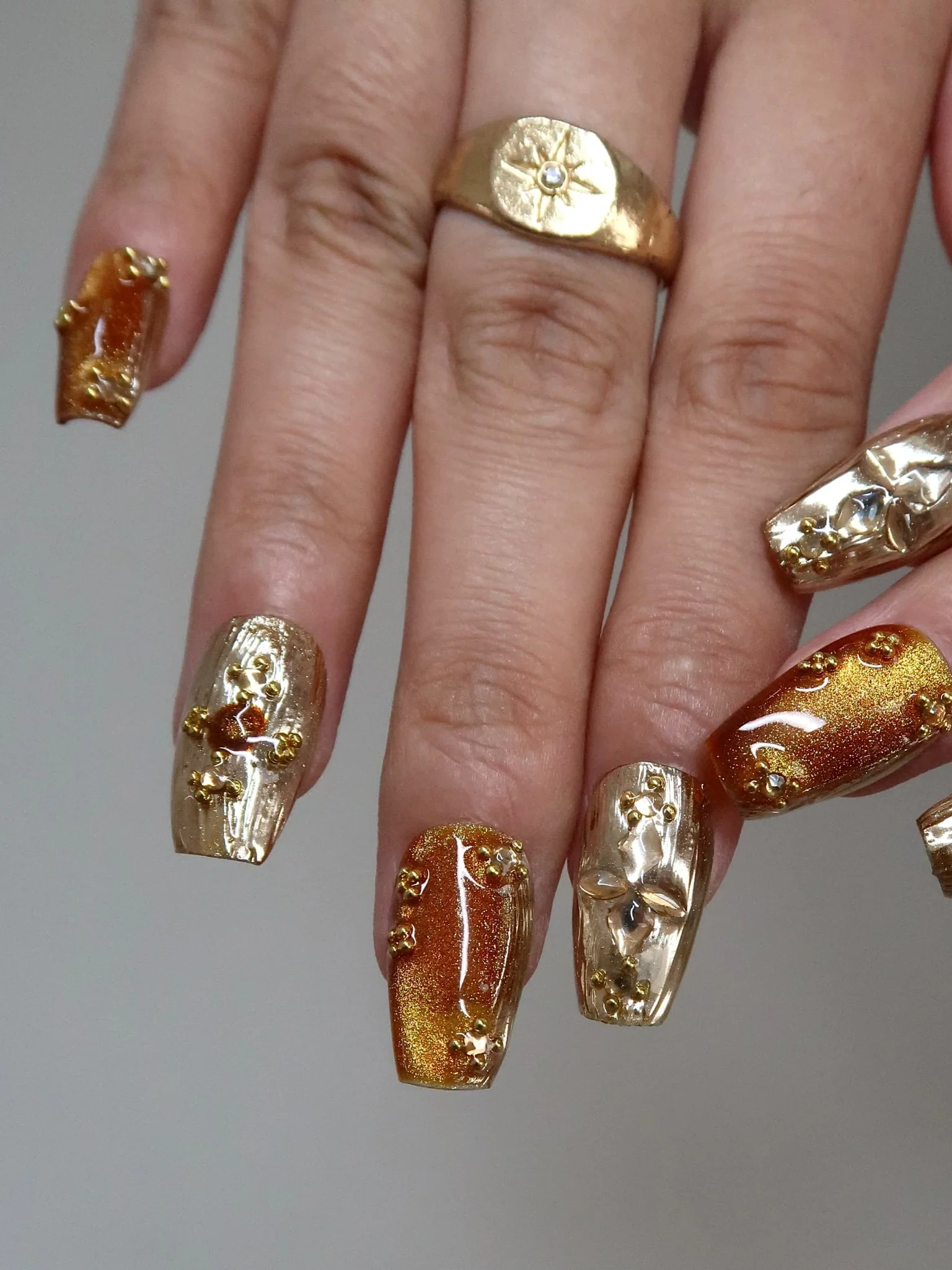 Glistening · Finger Nail - Image 3