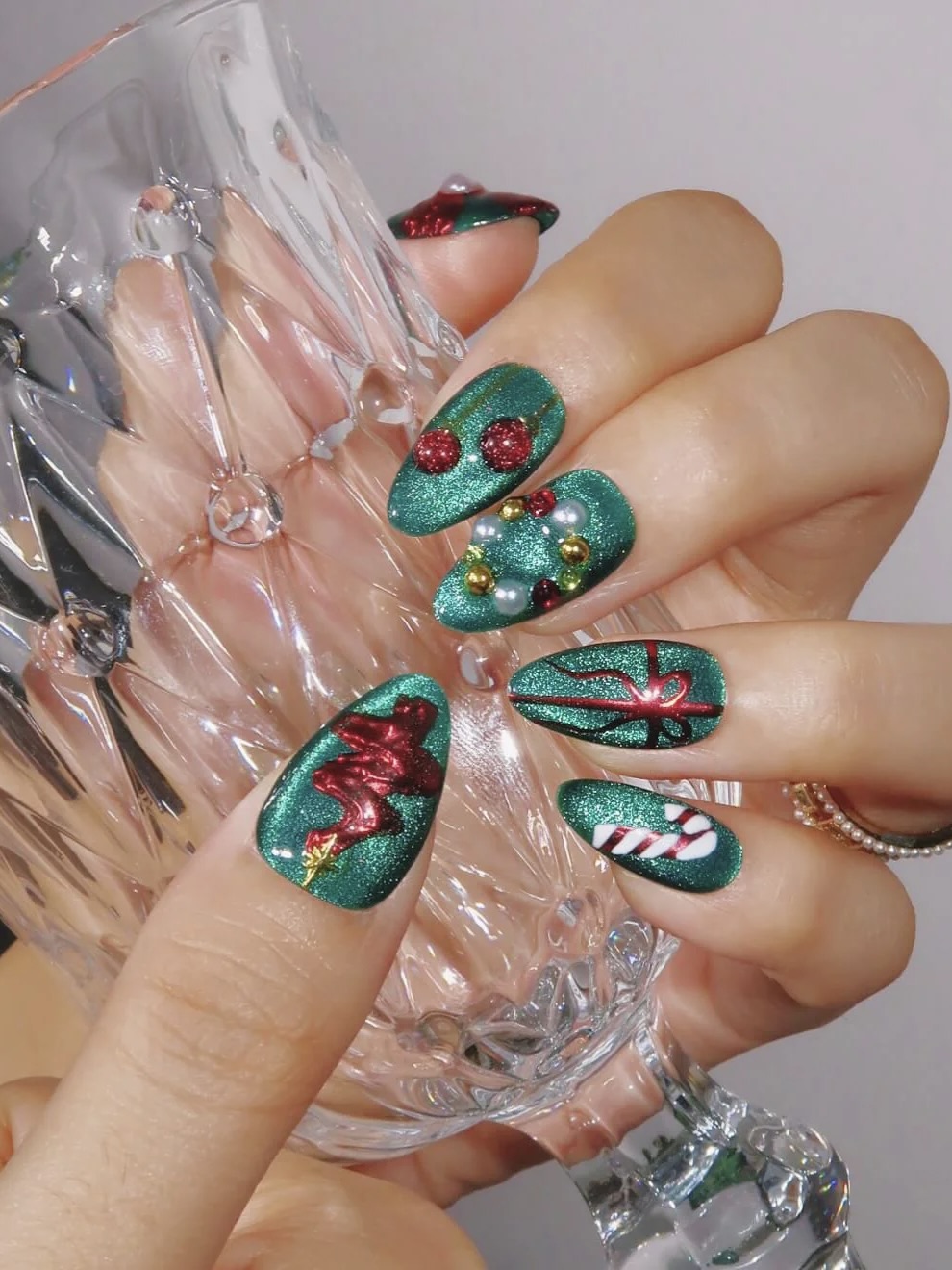 Christmas Gift · Finger Nail - Image 4