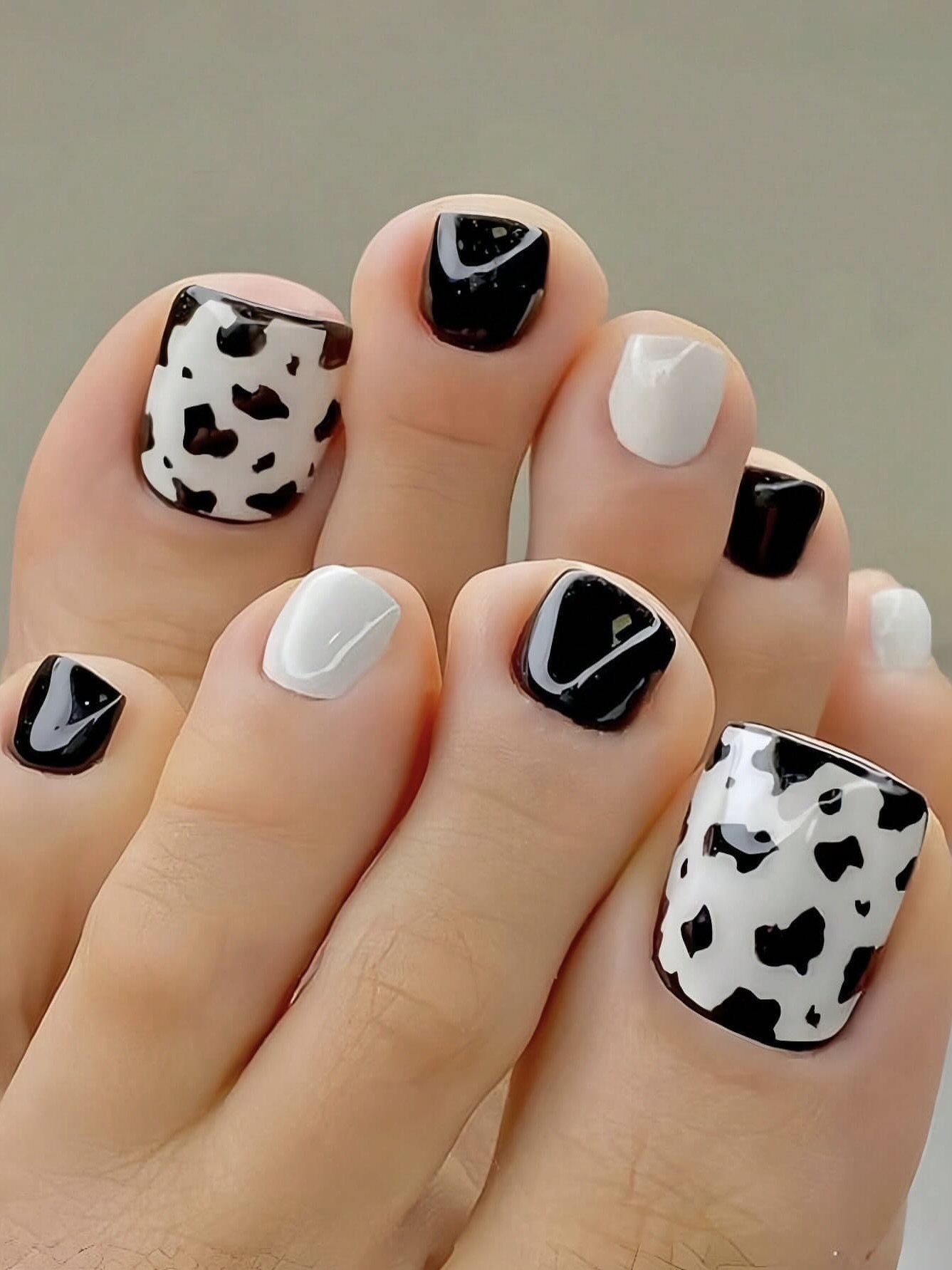Cow · Toe Nail - Image 2